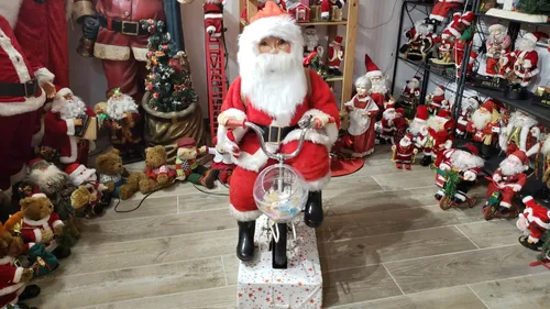 Calvados : la Mère Noël ouvre son musée au public