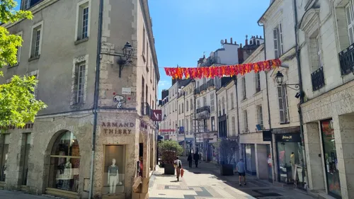 "Aujourd’hui, nous sommes prêts aussi à imposer" : Blois veut...