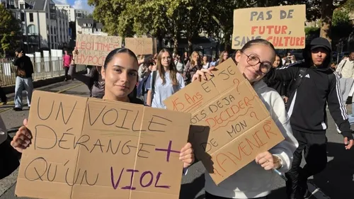 De Blois à Bourges, une mobilisation lycéenne qui se durcit en...