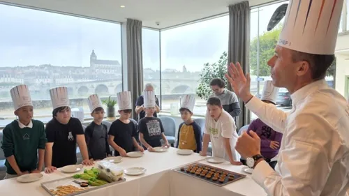 À Blois, Christophe Hay met les enfants au défi de goûter autrement