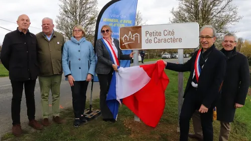 Verneuil-sur-Avre : des panneaux "Petite Cité de Caractère" en...