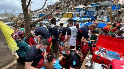 Deux pompiers sarthois en mission à Mayotte
