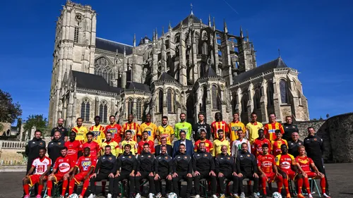 Le Mans FC : la photo officielle avec les maillots d'époque