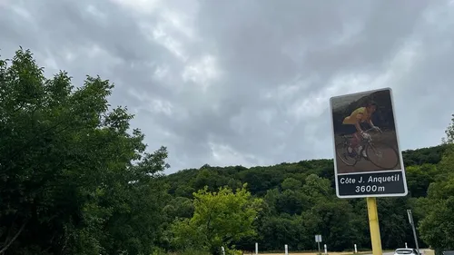 Tour de France : à Rouen, on célèbre la légende Jacques Anquetil