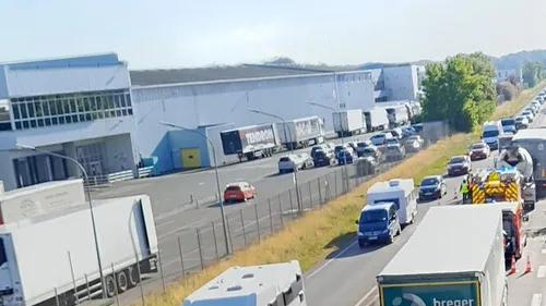 Champagné : choc voiture contre poids-lourd sur la D323