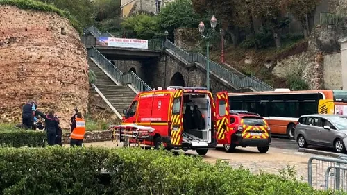 Le Mans : il chute de sa moto sous le tunnel des Jacobins