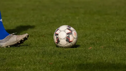 Foot : une joueuse sauvagement agressée, la Ligue condamne