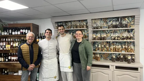 Cette fratrie rouvre la boulangerie-épicerie d'un petit village...