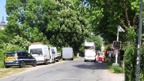 Luché-Pringé : le camion perd 50 litres d'huile dans le Loir