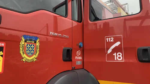 Sarthe : accident mortel entre un car scolaire et une voiture