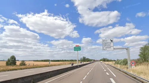 Eure : un véhicule de service percuté par un camion 