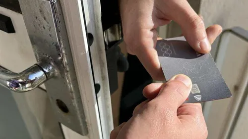 "Allo ? C'est votre conseiller bancaire" : l'arnaque au faux...