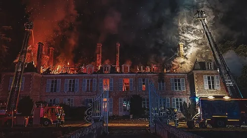 Theillay : le château de Rère détruit par les flammes