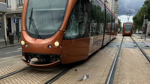 Au Mans, le tram percuté près de la gare