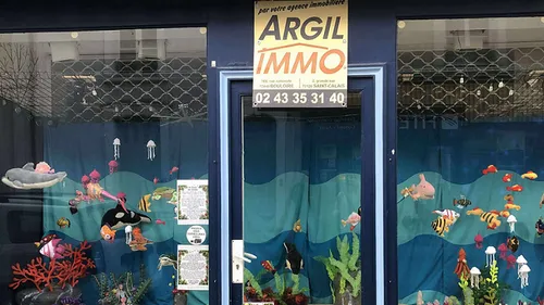 Saint-Calais : pour les fêtes, ils décorent les vitrines des...