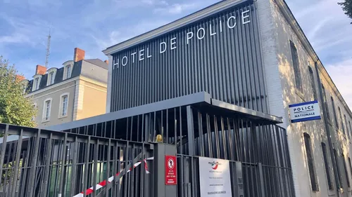 Le Mans : coups de couteau place de la République