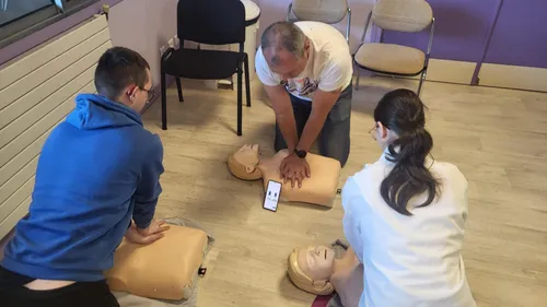 Près de Caen, des jeunes sourds et malentendants formés aux gestes...