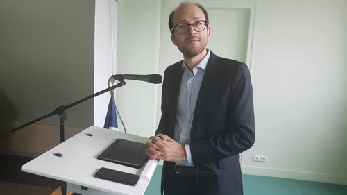 Un débat sur les retraites avec le député Jérémie Patrier-Leitus