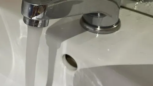 Notre eau du robinet, contaminée au TFA ?