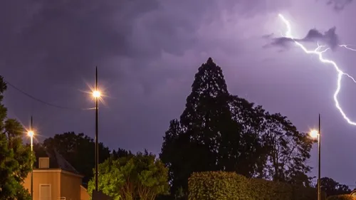 Intempéries : le grand ouest en alerte face au risque orageux