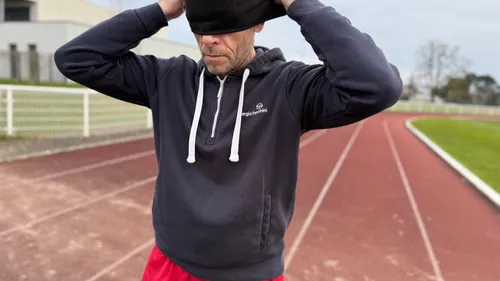 Ce Sarthois va se bander les yeux pour battre un record