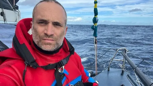 Route du Rhum : le bateau de Fabrice Amedeo a coulé