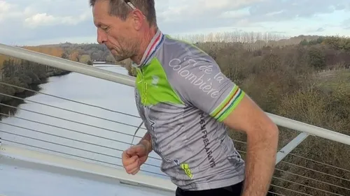 Château-Gontier : il se lance dans un marathon... sur le viaduc !