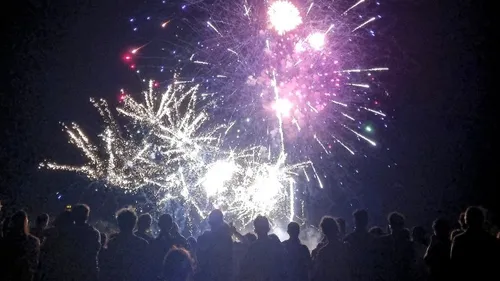 Sternes contre feu d’artifice : à Blois, une décision qui fait des...