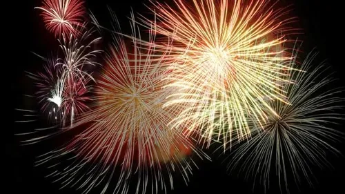 Mer : feu d'artifice maintenu pour célébrer l'anniversaire de la...