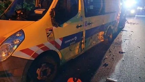 Sur l'A71 : les deux agents s'en sortent en sautant dans le fossé