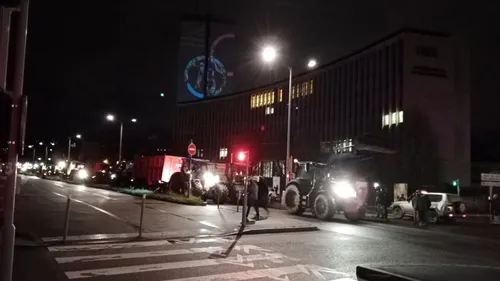 Manifestation des agriculteurs : des bennes de terre déversées à Rouen