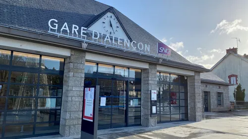 Fermeture des guichets SNCF : le collectif interpelle Hervé Morin