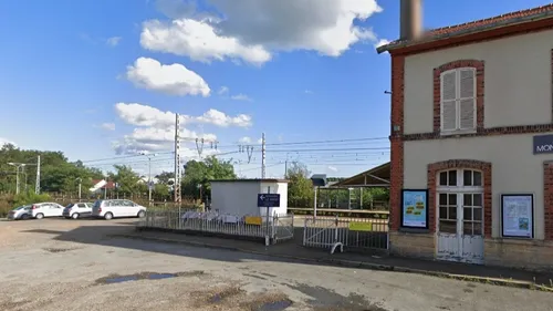 Montfort-le-Gesnois : un piéton meurt percuté par un train