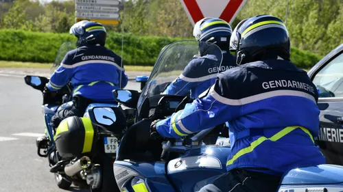 Sarthe : elle accouche sur la route, la nuit de la Saint-Valentin