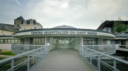 Le directeur du Centre Hospitalier du Haut-Anjou poussé vers la sortie