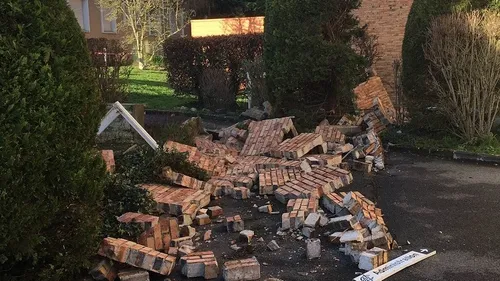 [PHOTOS] Un mur s'écroule à l'hôpital de Saint-Calais