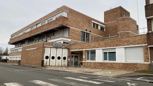 Urgences menacées ? Rassemblement devant l’hôpital de Saint-Calais...