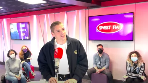 Que faisait le chanteur Hervé dans ce bar mayennais ?