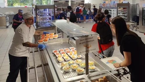 À la cantine, les lycéens du Centre-Val-de-Loire doivent désormais...