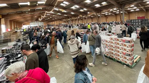 La braderie "Seb" à Alençon fait-elle le poids face à Internet ?