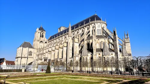 Bourges capitale européenne de la Culture 2028 joue la carte régionale