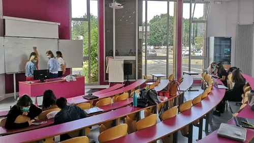 Infirmières, aides-soignantes : vers une crise des vocations ?