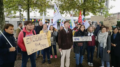 Réforme des lycées professionnels : "De la chair à patron !"