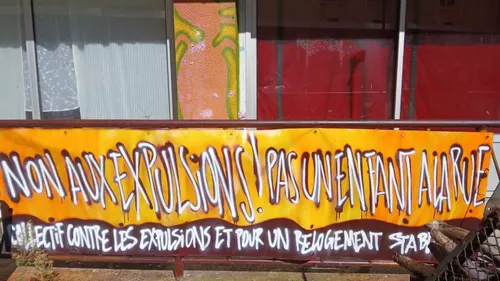 Alençon : manifestation contre l'expulsion de trois familles de...