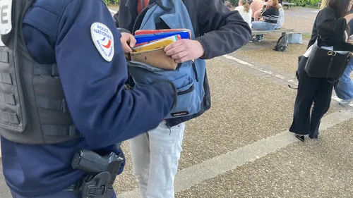 Les sacs fouillés à l'entrée des collèges et lycées du Loir-et-Cher