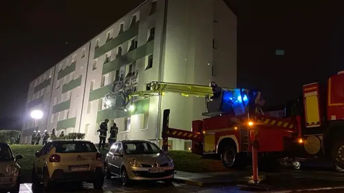 Incendie au Mans : elle se défenestre avec ses trois enfants