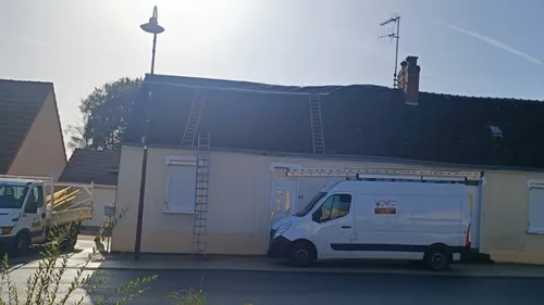 Une maison prend feu à Saint-Corneille
