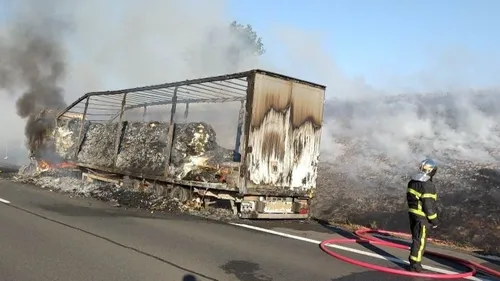 Un poids-lourd en feu sur l'A81