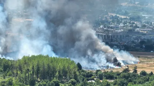 Blois : l'incendie au sud de la ville est maîtrisé