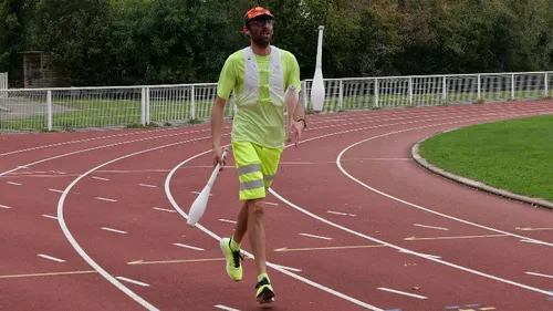 Il ambitionne de courir un marathon... en jonglant